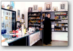 Il negozietto degli articoli del monastero