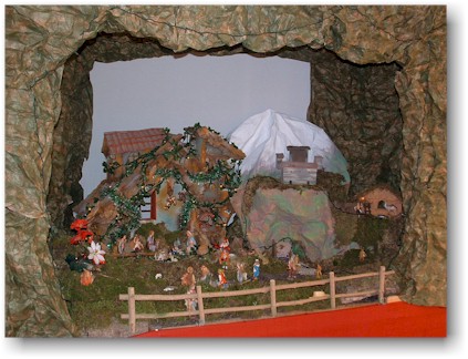 Uno dei presepi del monastero, quello di Don Mario, Presepe Natale 2004 
